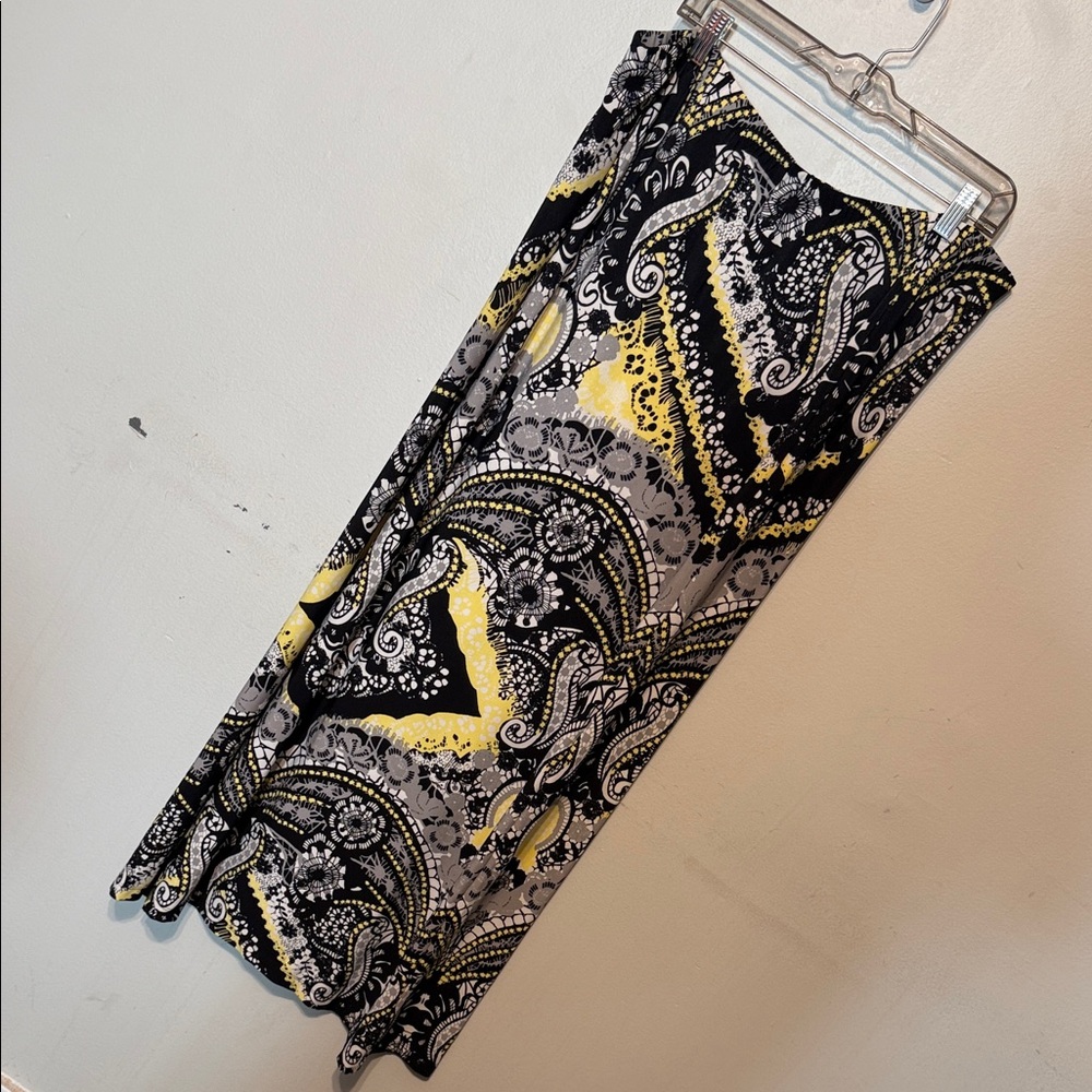 Elegant Black and Yellow Patterned Skirt